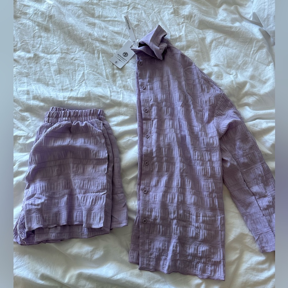Purple Amazon set small